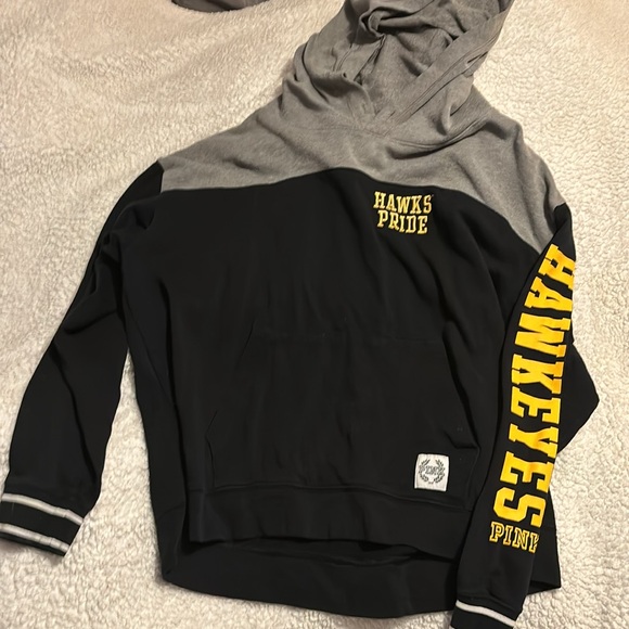 Gently used Iowa Hawkeyes sweats - Picture 5 of 8